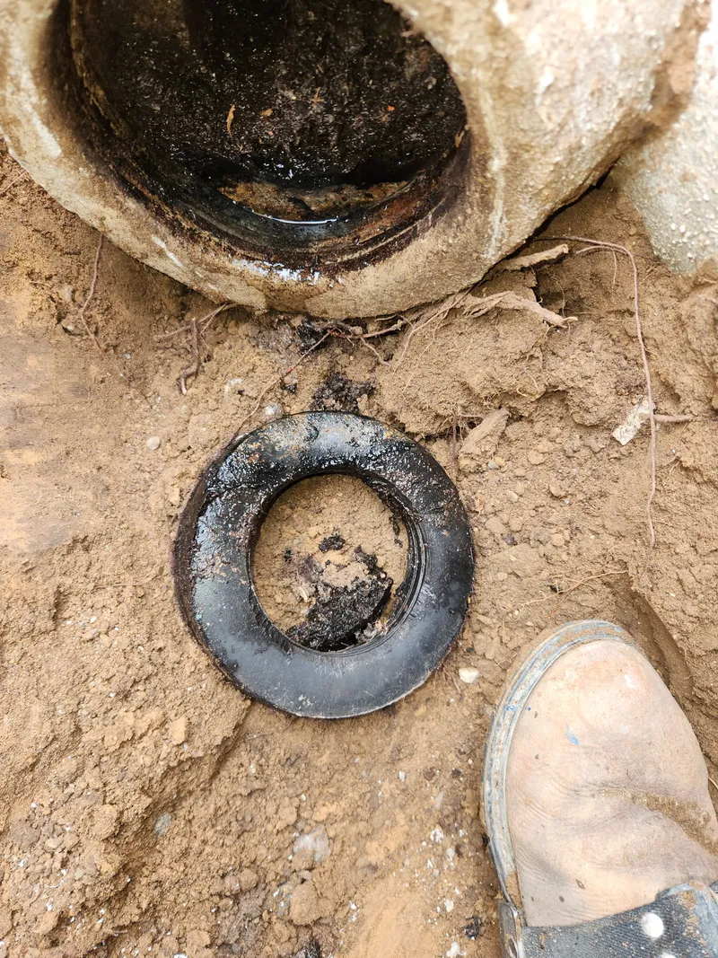 Deteriorated cast iron sewer pipe gasket